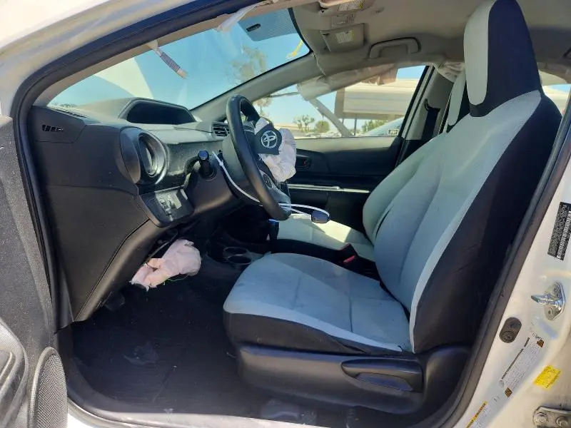 2015 TOYOTA PRIUS C ONE  