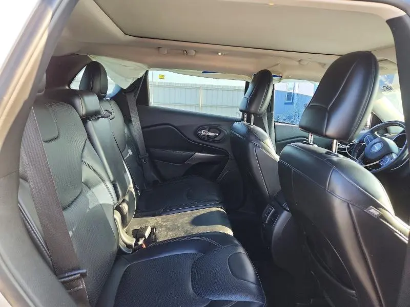 2019 JEEP CHEROKEE OVERLAND  