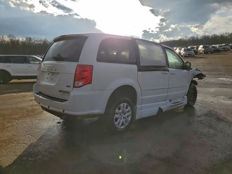 2015 DODGE GRAND CARAVAN SE  