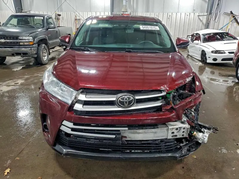 2018 TOYOTA HIGHLANDER LE  