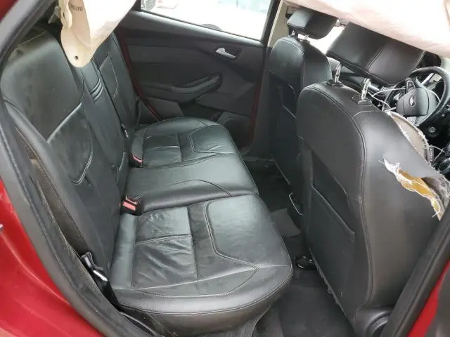 2016 FORD FOCUS SE  