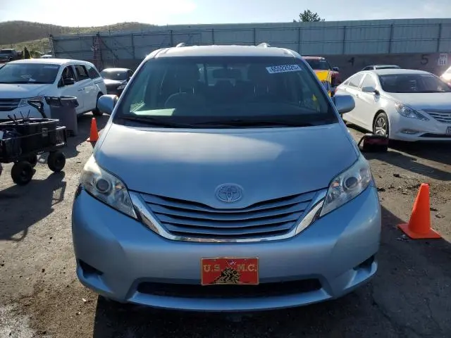 2015 TOYOTA SIENNA LE  
