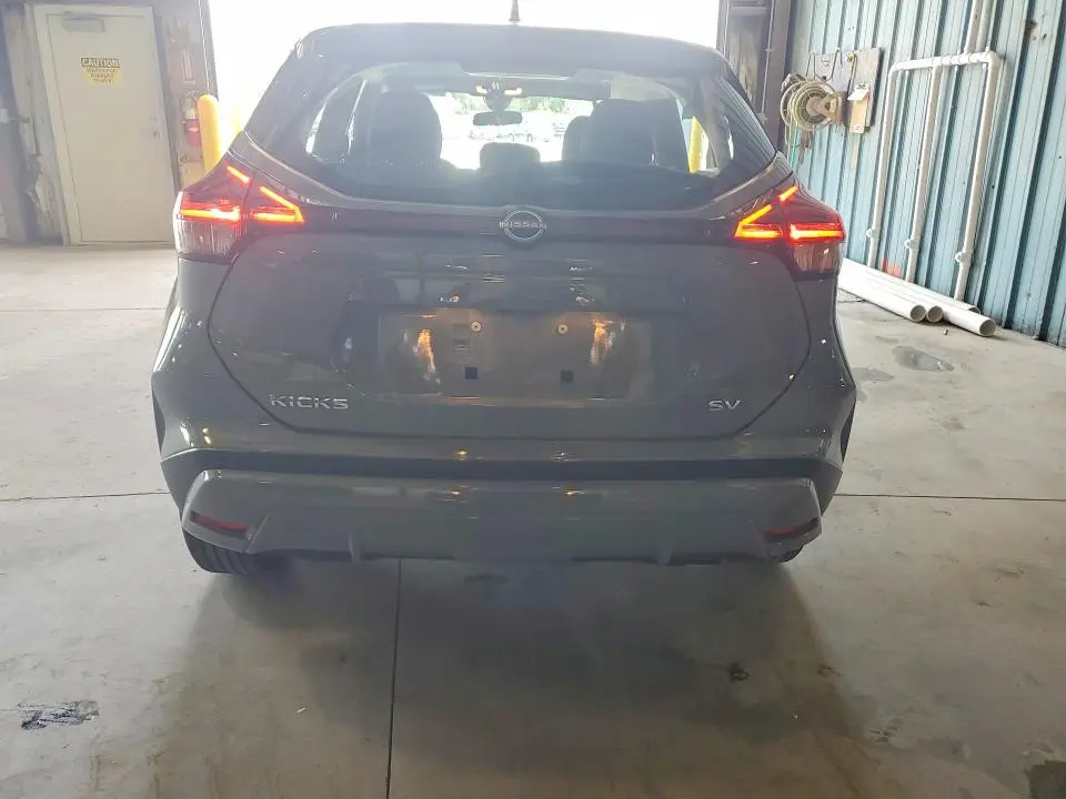 2024 NISSAN KICKS SV  