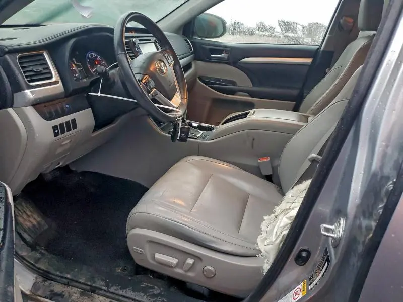 2016 TOYOTA HIGHLANDER XLE  