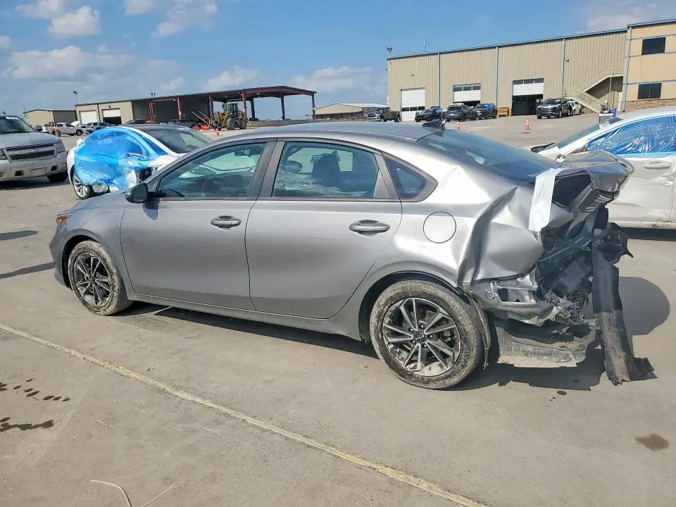 2022 KIA FORTE LXS  