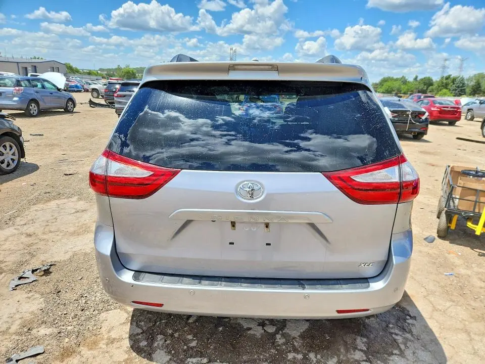 2017 TOYOTA SIENNA XLE 8-PASSENGER  