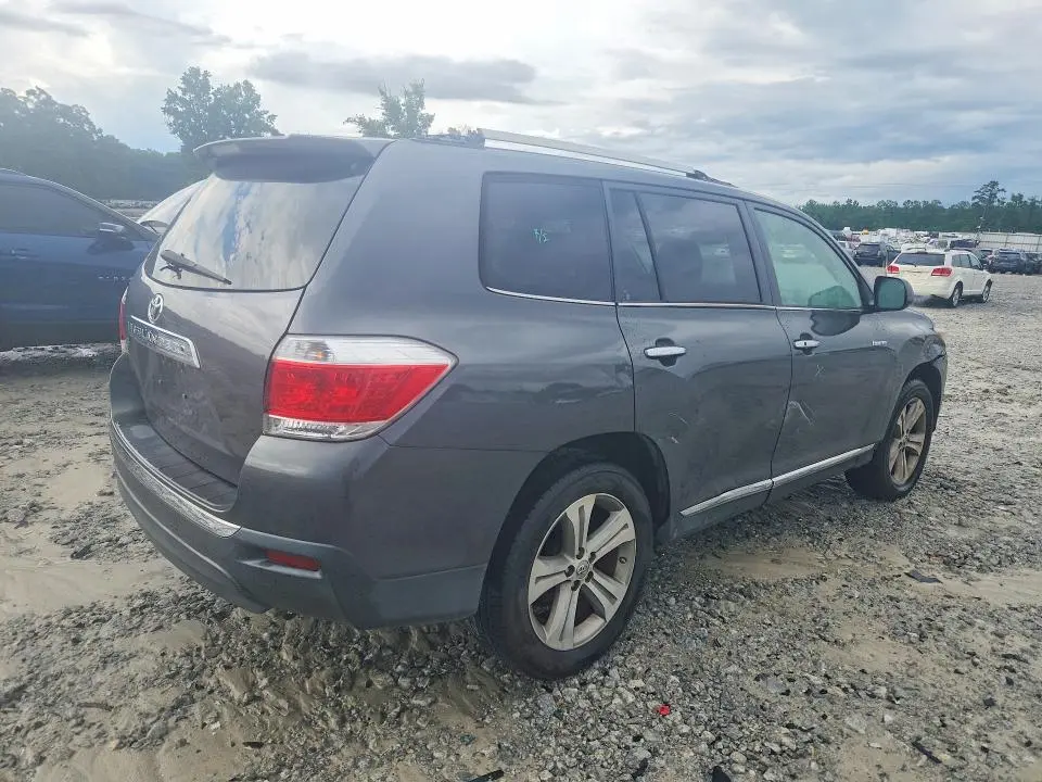 2011 TOYOTA HIGHLANDER LIMITED  