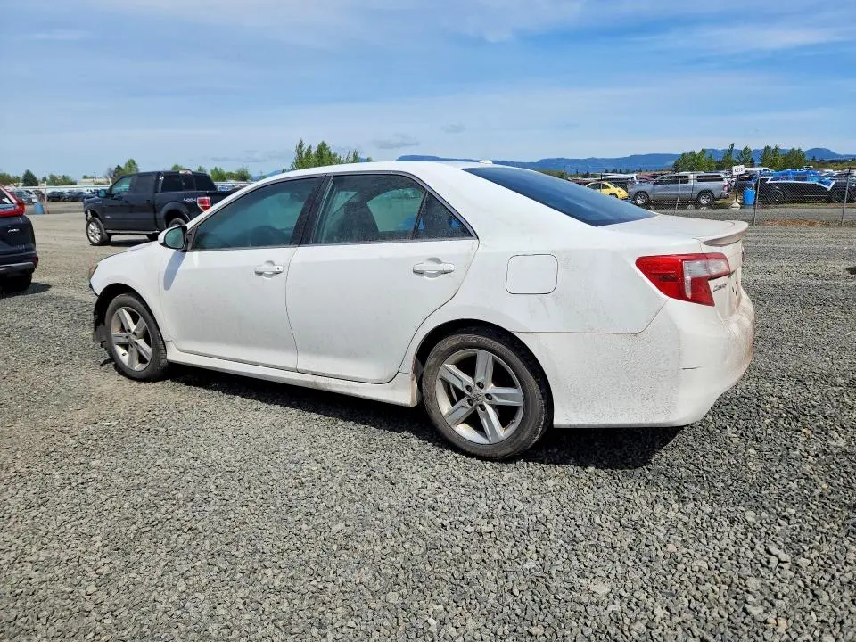 2012 TOYOTA CAMRY SE  