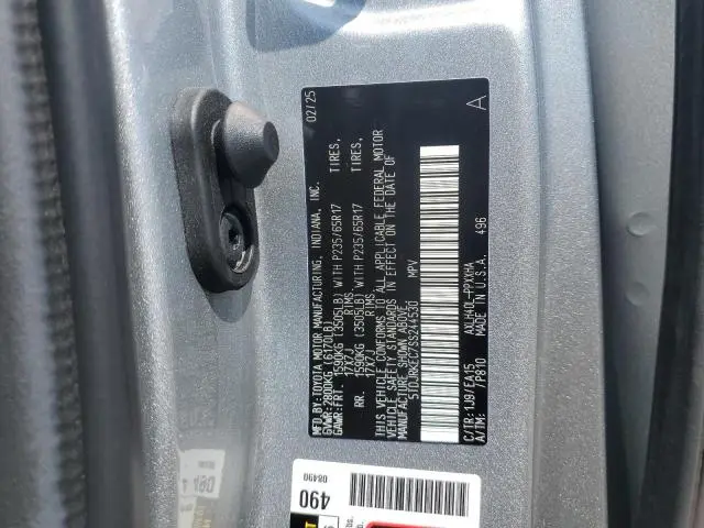 2025 TOYOTA SIENNA XLE  