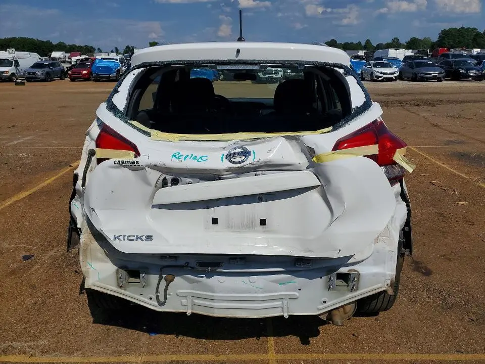 2019 NISSAN KICKS S  