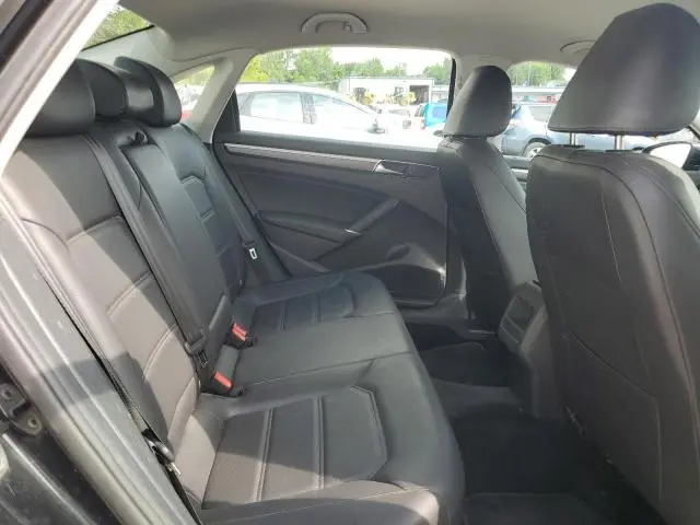 2017 VOLKSWAGEN PASSAT R-LINE  