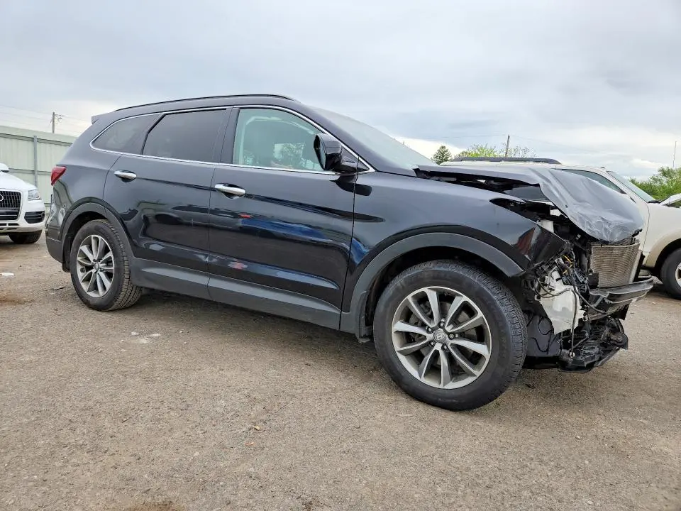 2018 HYUNDAI SANTA FE SE  