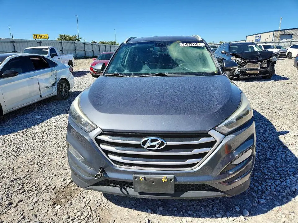 2017 HYUNDAI TUCSON SE PLUS  