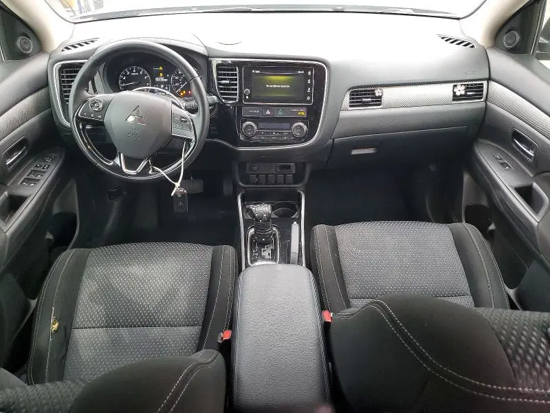 2017 MITSUBISHI OUTLANDER SE  