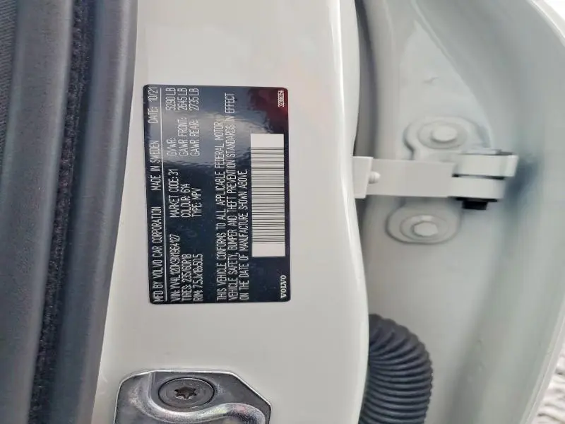 2022 VOLVO XC60 B5 MOMENTUM  