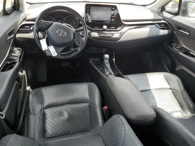 2020 TOYOTA C-HR XLE  