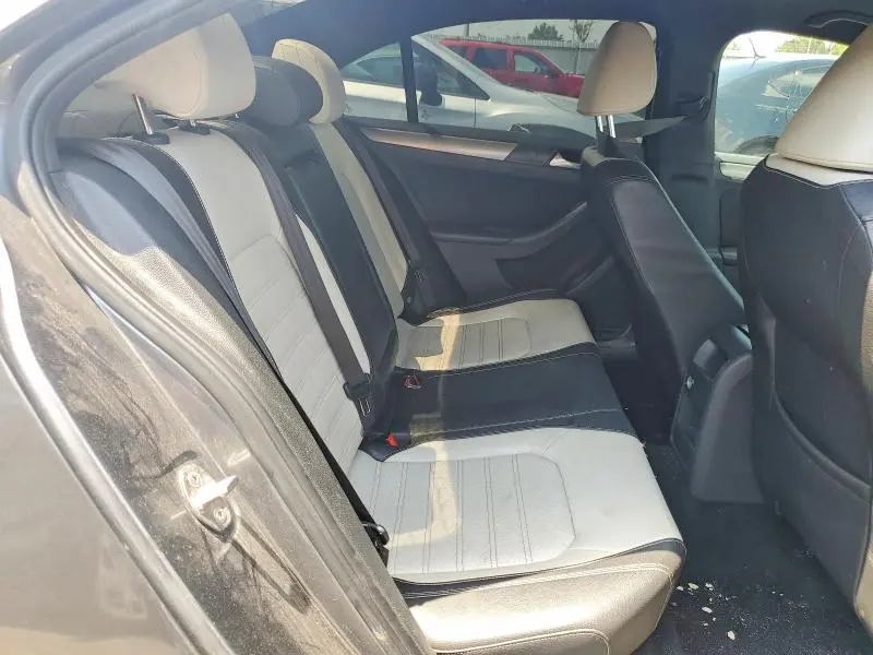 2016 VOLKSWAGEN JETTA SPORT  
