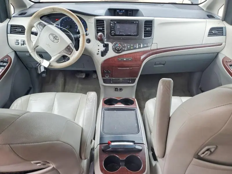 2013 TOYOTA SIENNA XLE 7-PASSENGER  