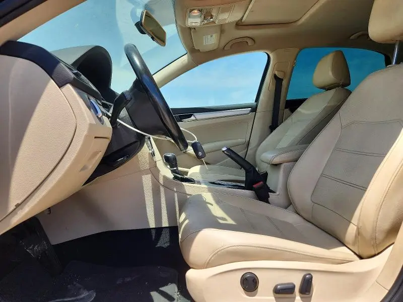 2019 VOLKSWAGEN PASSAT WOLFSBURG  