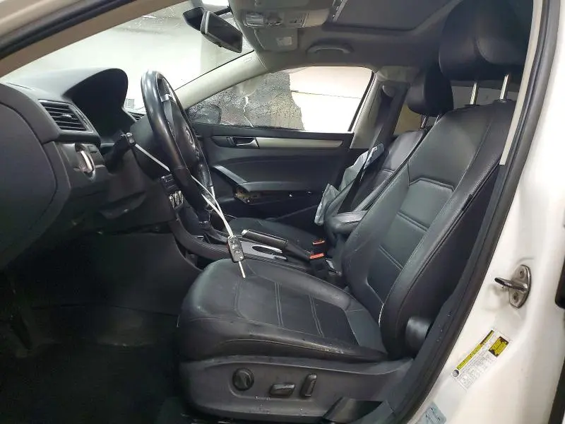 2014 VOLKSWAGEN PASSAT SE  