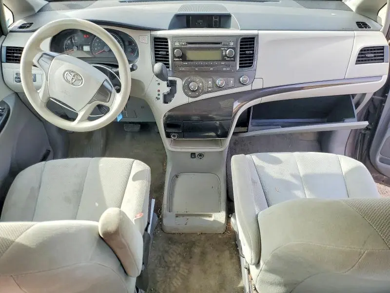 2014 TOYOTA SIENNA L 7-PASSENGER  