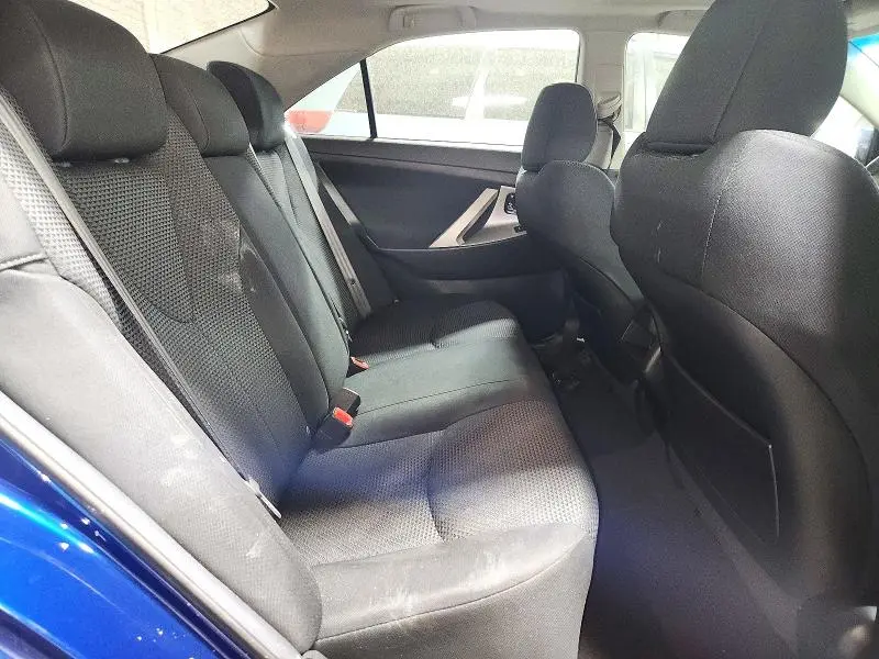 2011 TOYOTA CAMRY SE  