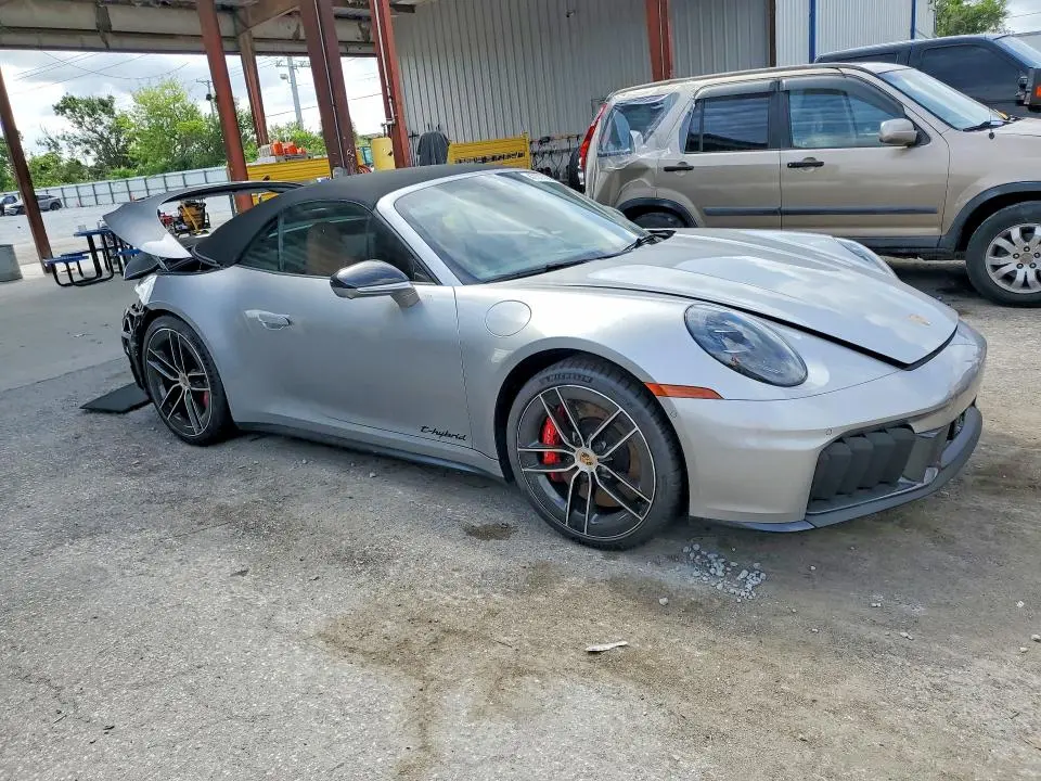 2025 PORSCHE 911 CARRERA GTS  