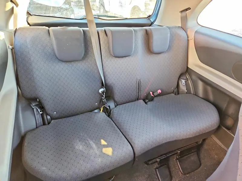 2010 TOYOTA YARIS BASE  