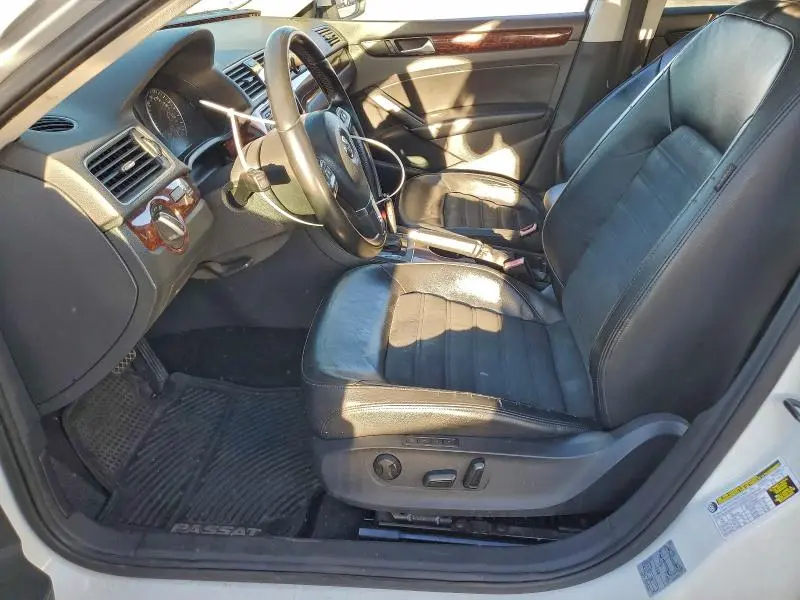 2013 VOLKSWAGEN PASSAT SEL  