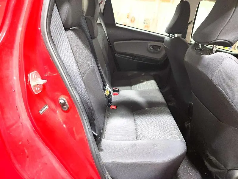 2016 TOYOTA YARIS 5-DOOR LE  
