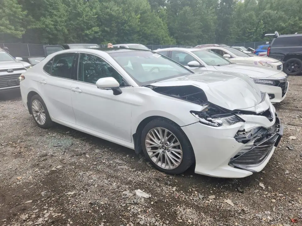 2018 TOYOTA CAMRY XLE V6  