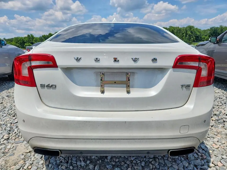 2014 VOLVO S60 T5  
