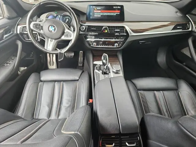 2019 BMW 530XE   