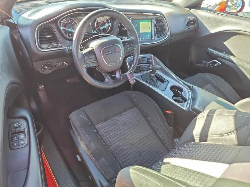 2016 DODGE CHALLENGER SXT  