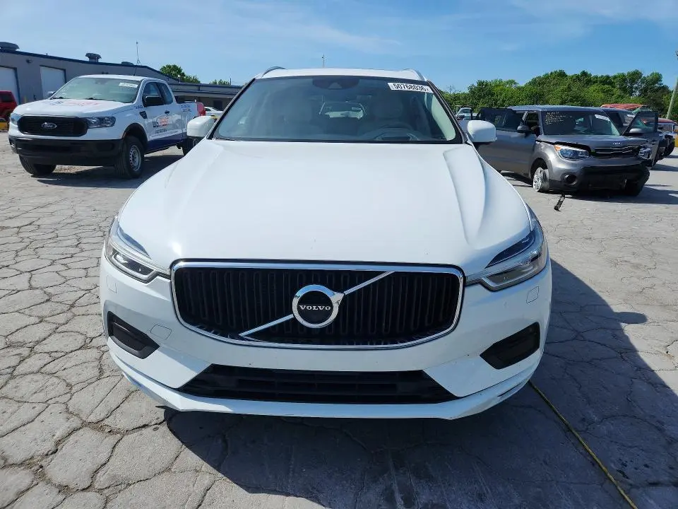 2018 VOLVO XC60 T6 MOMENTUM  