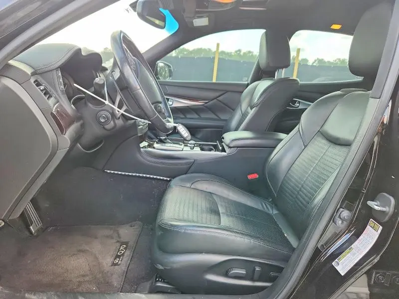 2015 INFINITI Q70 3.7  
