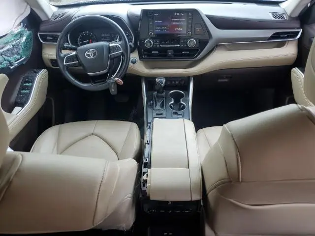 2021 TOYOTA HIGHLANDER XLE  