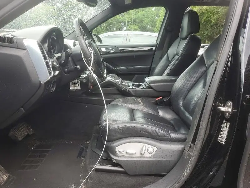 2013 PORSCHE CAYENNE   