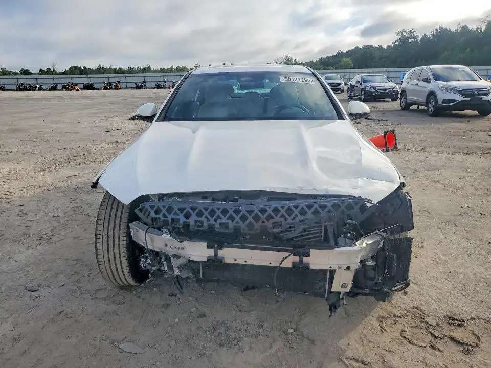 2024 MERCEDES-BENZ C 300  