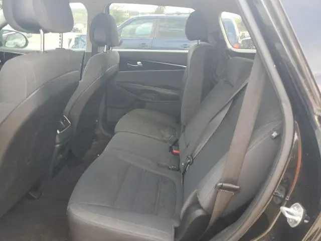 2016 KIA SORENTO LX  