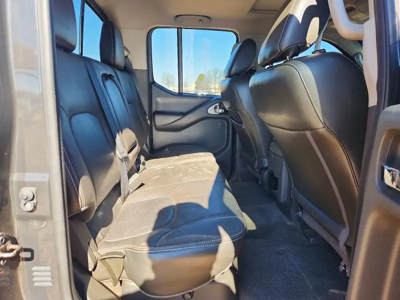 2015 NISSAN FRONTIER PRO-4X  