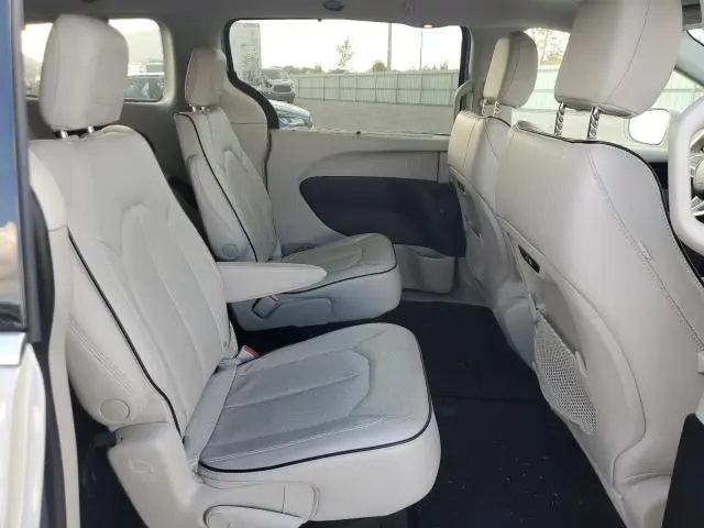 2021 CHRYSLER PACIFICA LIMITED  