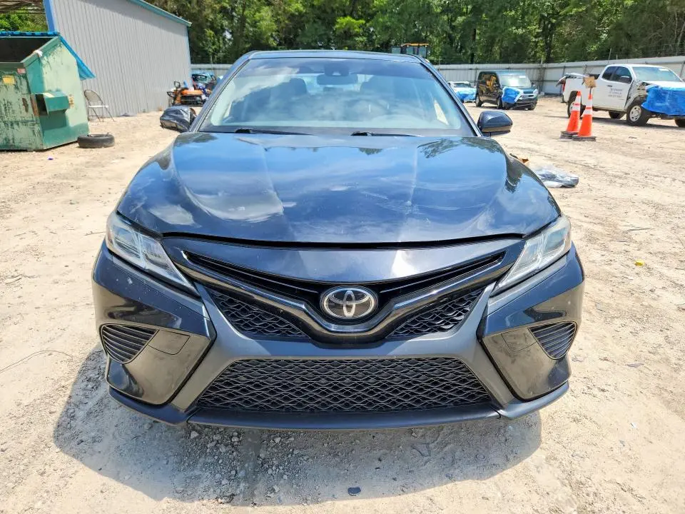 2018 TOYOTA CAMRY SE  