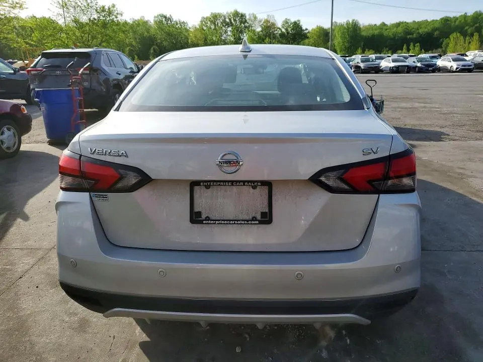 2020 NISSAN VERSA SV  