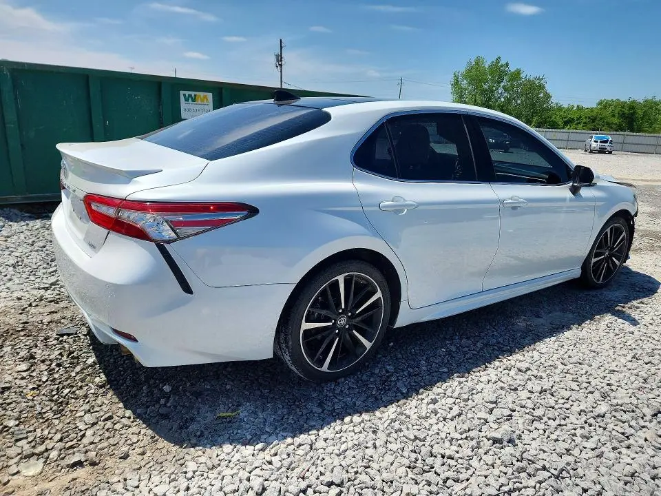 2018 TOYOTA CAMRY XSE  