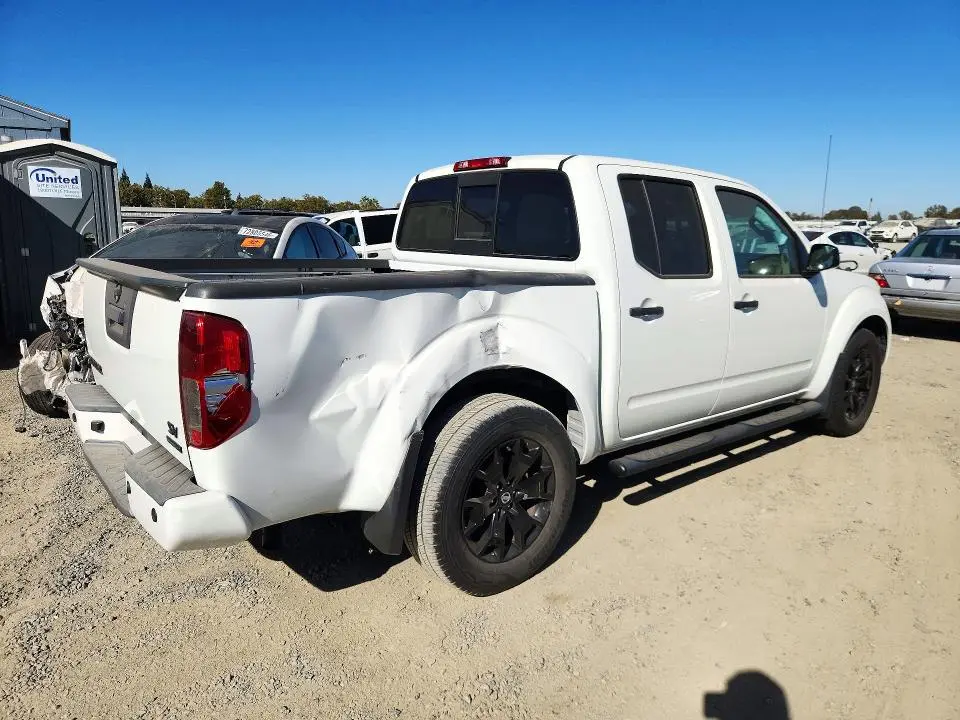 2021 NISSAN FRONTIER SV  