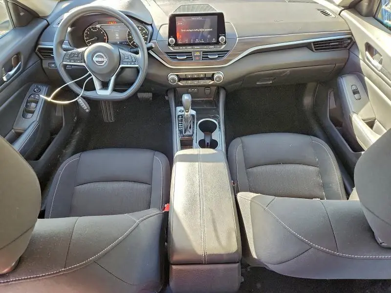 2024 NISSAN ALTIMA SV  