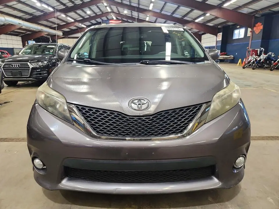 2012 TOYOTA SIENNA SPORT  