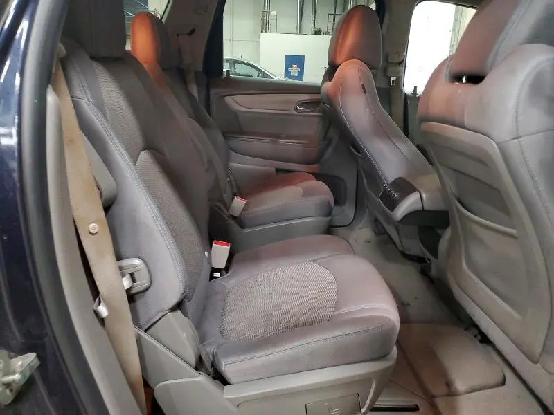 2015 CHEVROLET TRAVERSE LT  