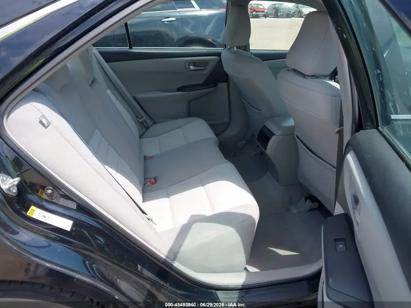 2016 TOYOTA CAMRY LE